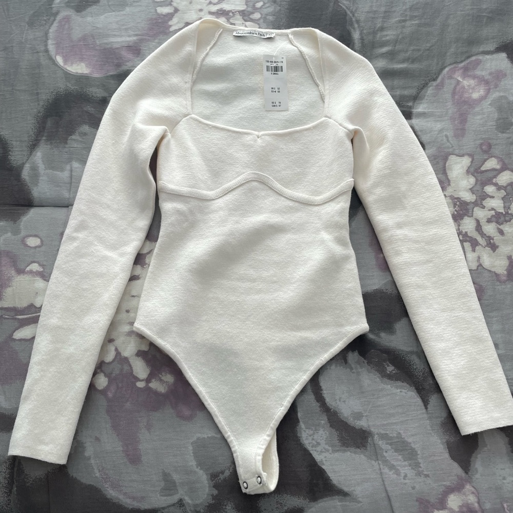 Abercrombie & Fitch Long-Sleeve Sweetheart Sweater Bodysuit Cream Size XS
